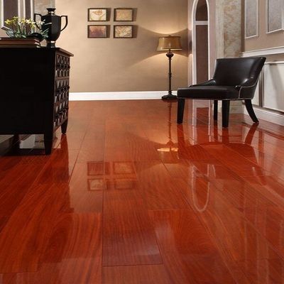 Hohe Verschleißbeständigkeit AC4 Bogen Einfach-V-Rohre Malerei Piso Flotante Suelo Laminado