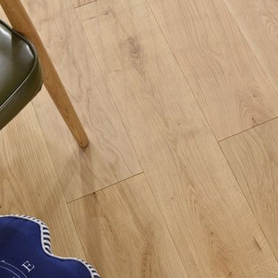 Nicht mehr erhältlich OAK Farbe 12 mm Indoor Laminated Floor Tile Roll Mdf Holzfußboden