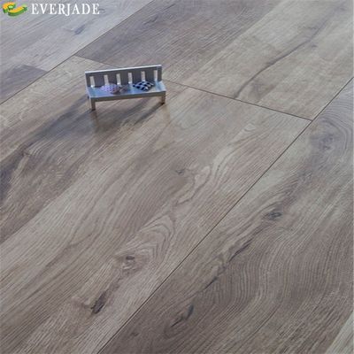 Entwurf von 7mm HDF Holzlaminiertplatten Wasserdicht und umweltfreundlich Heringbone Bodenbelag