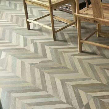 Luxus Holz-Stil SPC-Boden Naturfarbe Fischknochen Heringknochen Klicken Vinyl 4mm-8mm