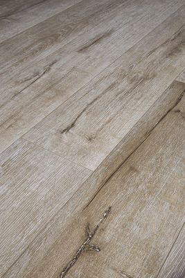 7 mm AC3-Laminatboden für schalldichte Funktion und hohe Verschleißbeständigkeit