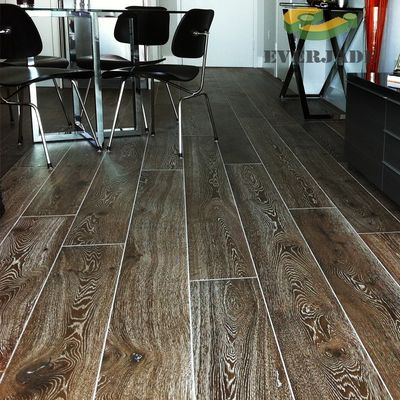 Drei-Schicht-Architektur-Holzboden 20 mm europäische Eiche mit schwarz geprägtem Finish