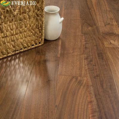 Dauerhafte Kapazität Dichte 12 mm Holzkorn-Laminatboden mit Heringbone-Muster