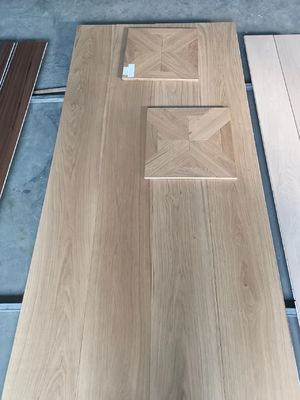 Wohnzimmer Holz Fußboden Planken mit Kunst Parket Design