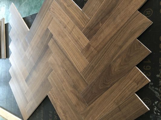 Wohnzimmer Holz Fußboden Planken mit Kunst Parket Design