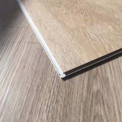 Innenräumliche SPC-Böden mit UV-Lackbeschichtung und einfacher Installation des Unilin-Klicksystems