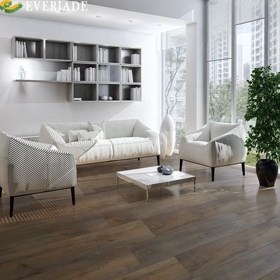 Innenräumliche SPC-Böden mit UV-Lackbeschichtung und einfacher Installation des Unilin-Klicksystems