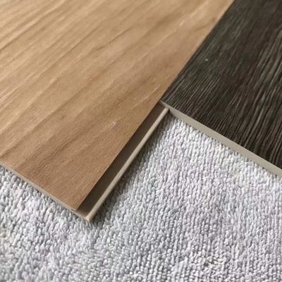 Wohndekoration Modernes Design Innenraum Wasserdichtes Kunststoff Vinyl Fußboden SPC Klick Textur