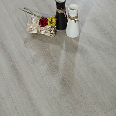 Umweltfreundliche V-Groove-Laminatböden mit V-Groove-Kante im schwarzgrauen Holz