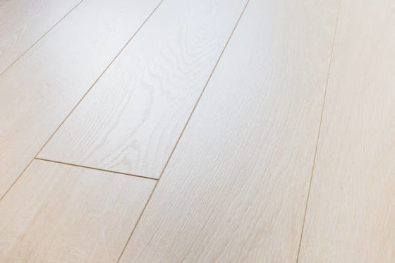 CE-Zertifizierte 100% wasserdichte Bodenbelag Vinyl/PVC/Lvt Bodenbelag LVT Plank Eir Oberfläche 100% unbeschichtete und rutschfeste