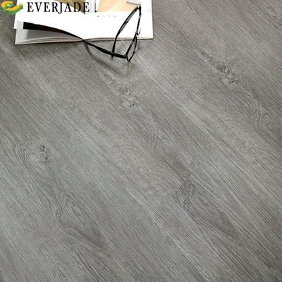 SPC-Vinyl-Bodenplatten 5 mm 8 mm Steifkern Luxusfliesen für Kundenanforderungen