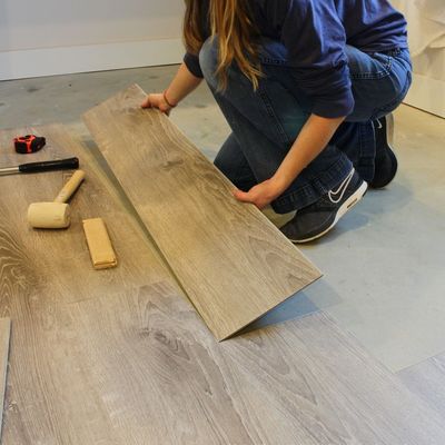 Holz Textur SPC Hybrid Fußboden Kunststoff Vinyl Planken Fußboden für Kundenanforderung