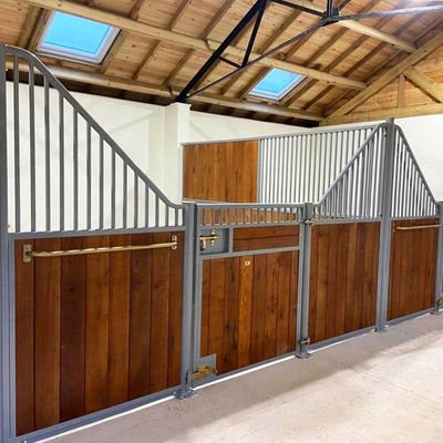 Outlet Pferdestalle kundenspezifische Rennstrecke Reitclub Zaun Bauplatten