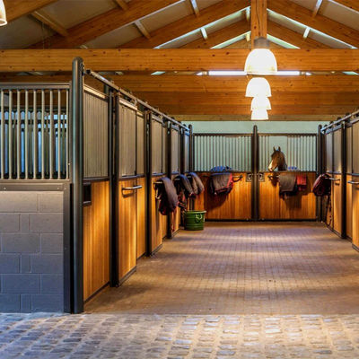 Outlet Pferdestalle kundenspezifische Rennstrecke Reitclub Zaun Bauplatten