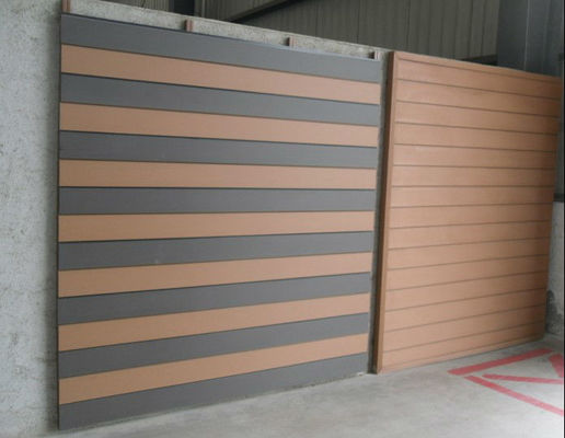 angepasste Farbe WPC-Extrusionsfluted Außenwandplatte für moderne Außenverkleidung