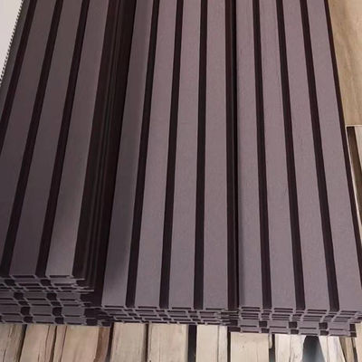 Wasserdichte WPC-PVC-Wandplatten in individuellen Farben für Innen- und Außenbereich