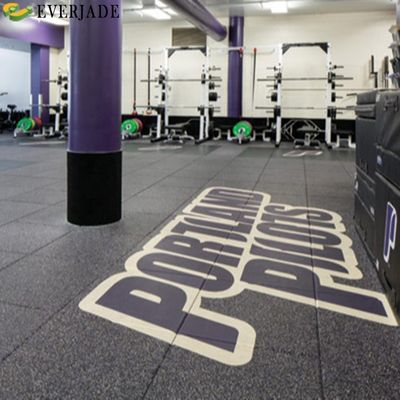 High Density 20mm Gym Room Rubber Granules Gym Floor Roll Fliesen für Unisex Granules