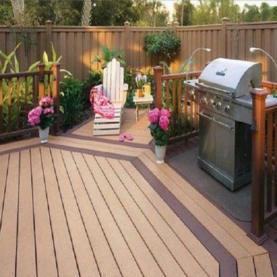 Traditionelles Design-Stil wasserdicht feuerfest WPC-Decking Board mit Eckkits