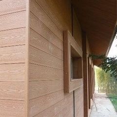 Außenwanddekorationsmaterial WPC-Panel mit Holzkorntextur und Sandfläche