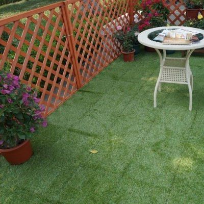 Verriegelung von Falschgrasfliesen für künstlichen Rasen Größe 300x300x22/25mm Abfluss