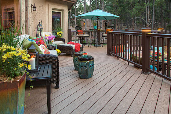 OEM recycelbare WPC 3D geprägte Decking für nachhaltigen Garten